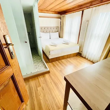 Hotel Qonaq &