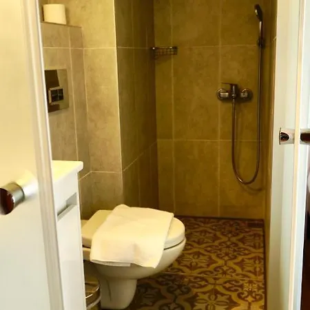 Отель Qonaq & Стамбул