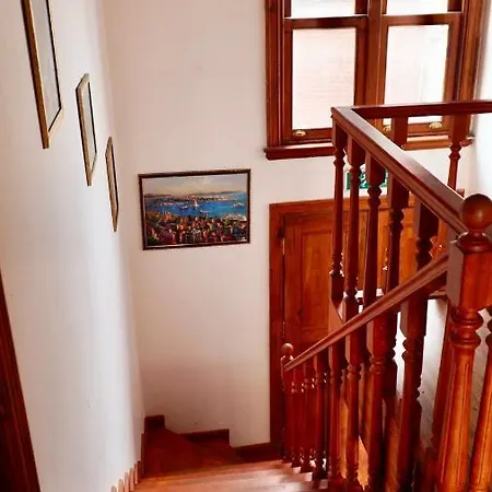 Qonaq & Отель 3*