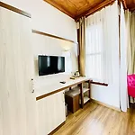 Hotel Qonaq &