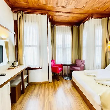 Qonaq & 3* Istanbul