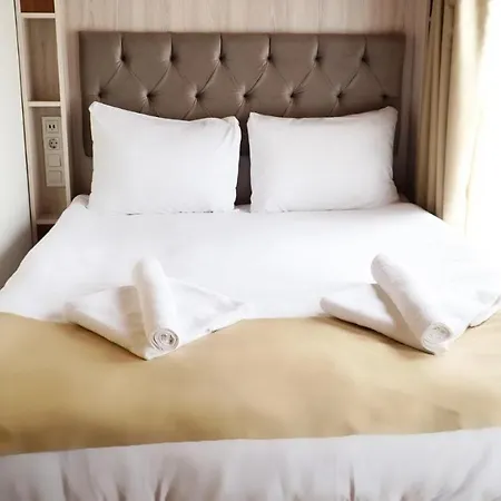 Hotel Qonaq &