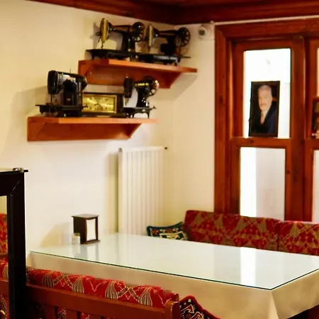 Hotel Qonaq & 3*