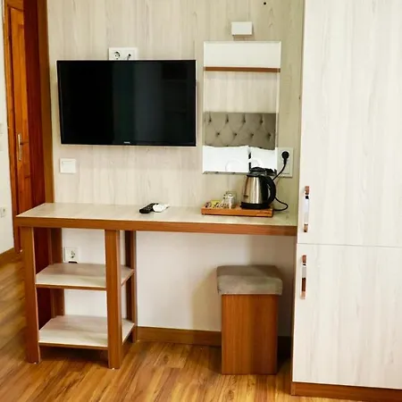 Qonaq & Hotel