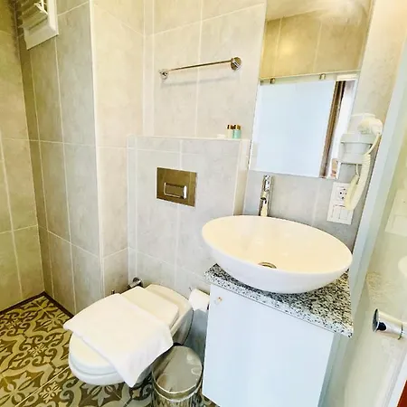 Hotel Qonaq & Estambul