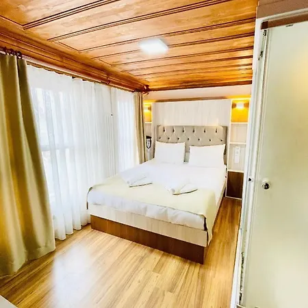 Hotel Qonaq & Estambul