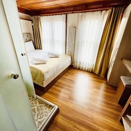 Hotel Qonaq &