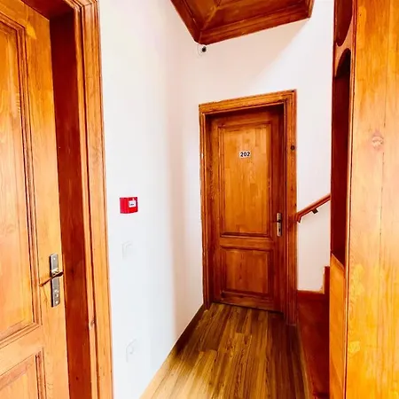 Qonaq &
