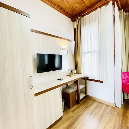 Hotel Qonaq &