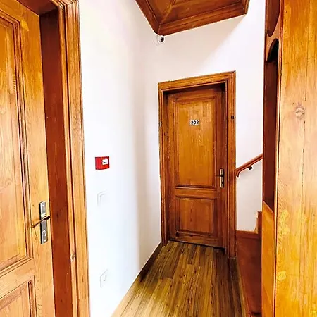 Hotel Qonaq & Istanbul