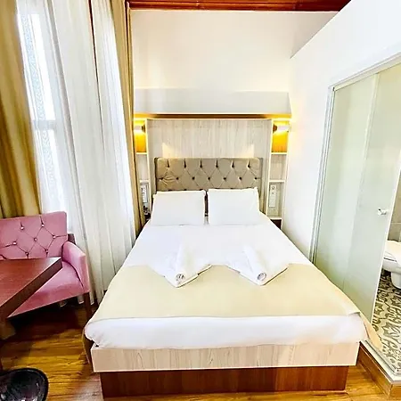 Qonaq & 3* Istanbul