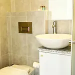 Qonaq & Отель 3*