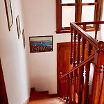 Qonaq & Отель 3*