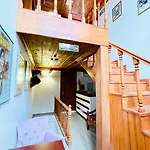 Qonaq & Отель 3*